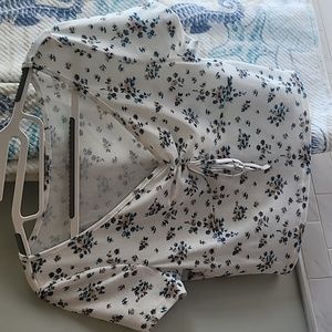 Nwot Never worn Crop length top.